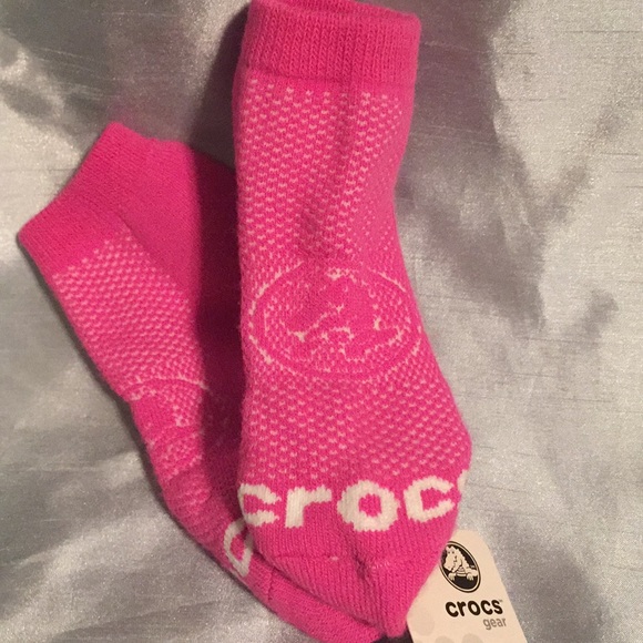 Crocs fuschia ankle socks. NWT, last pair! NWT - Picture 1 of 4